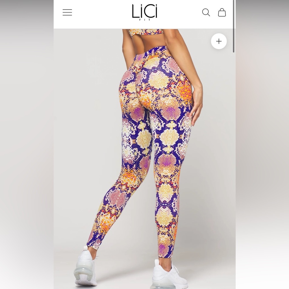 LiCi Fit Chakra V-cut Scrunch Leggings